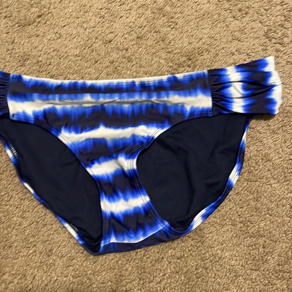 Women’s Athleta swim bottoms